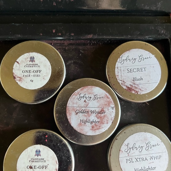 Amazing amazing selection of Indy brand, highlighters, and eyeshadows. - Picture 7 of 7